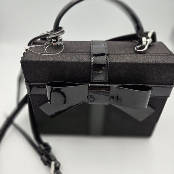 Kate Spade Wrapping Party Gift Box Crossbody Purse Holiday Bow NWT - Picture 2 of 6